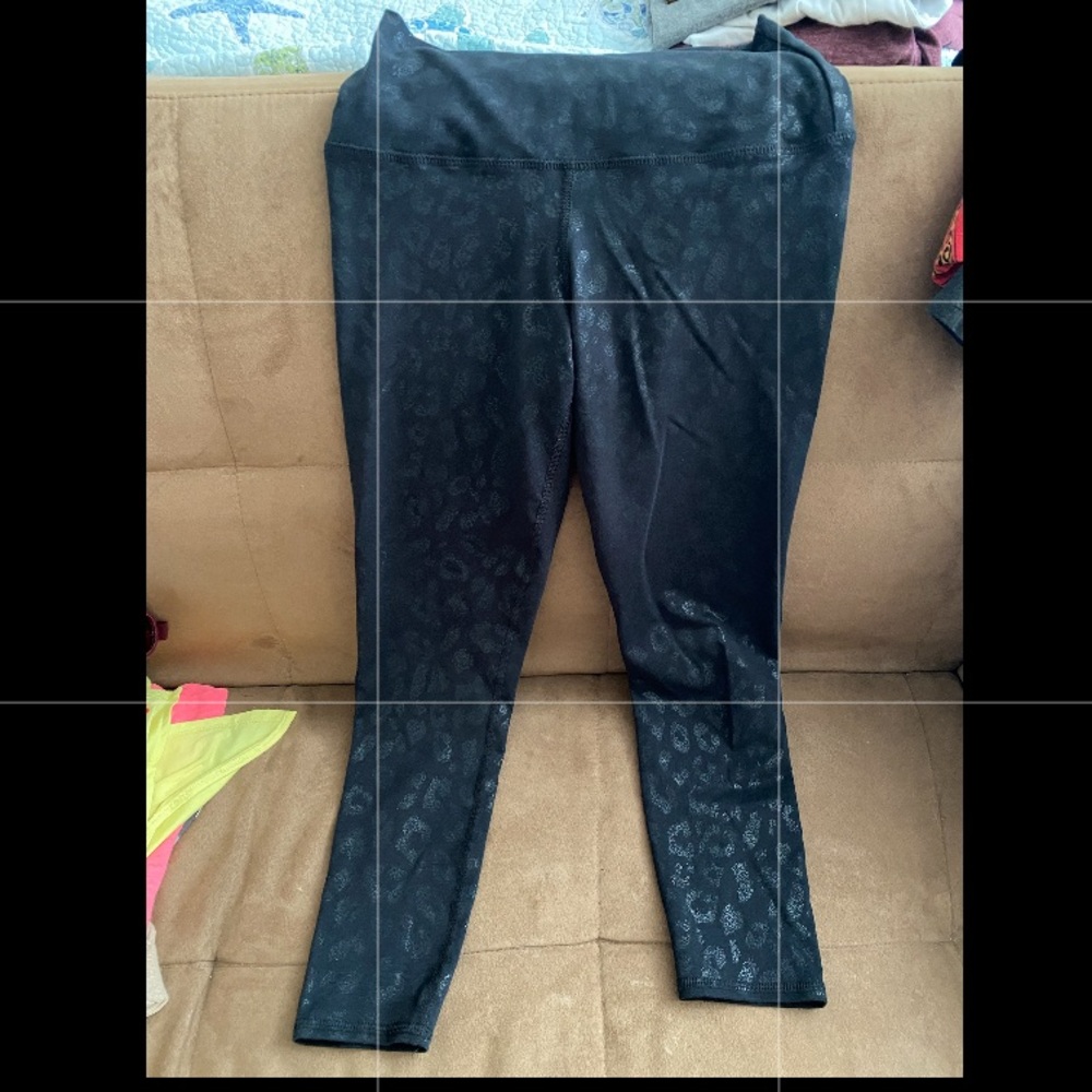 Evolution and creation black leopard leggings